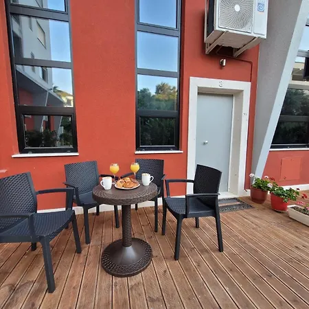 Promenade Duplex Apartment Vlore
